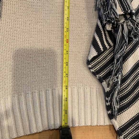 PJ Salvage open front poncho with fringes (warm) - Picture 5 of 5